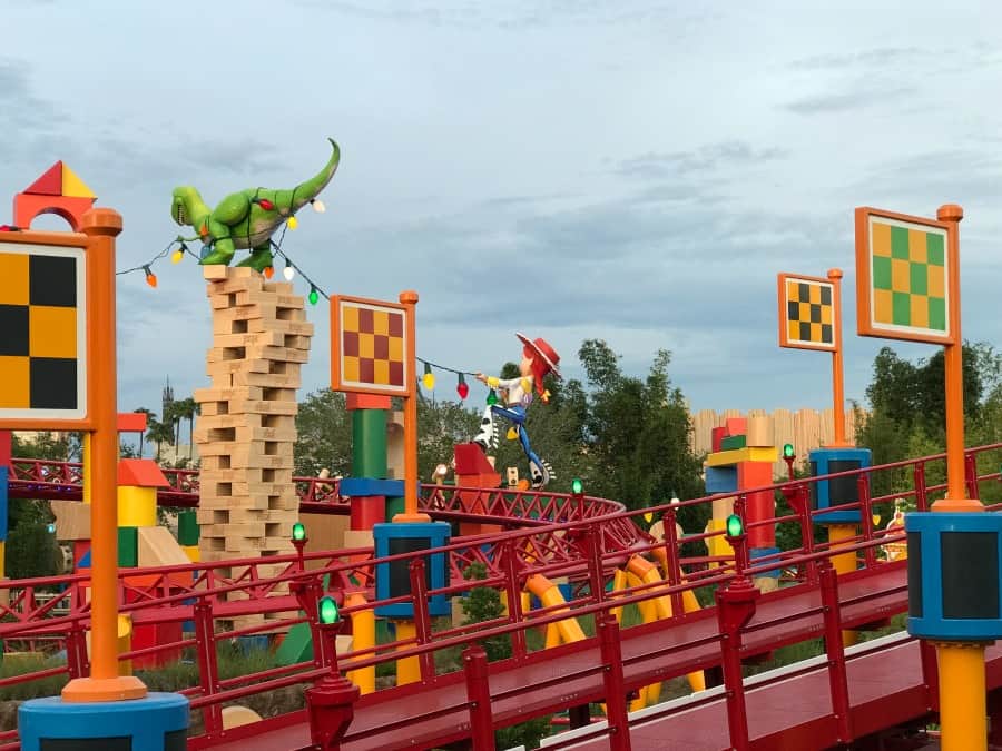 The 4 Best Instagram Walls in Toy Story Land - Sand and Snow