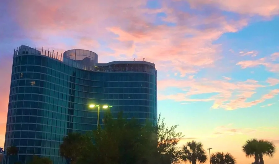 Universal Orlando Hotel Benefits and Perks: Aventura Resort early park entry