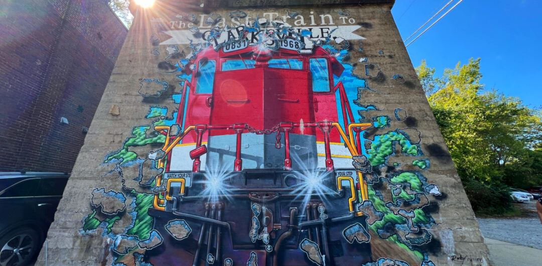 Things to Do in Clarksville, Tennessee - train mural