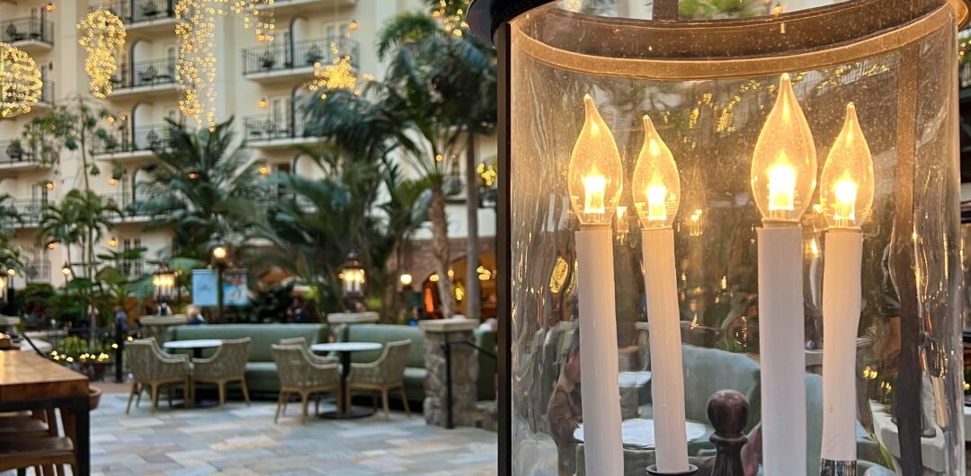 gaylord opryland at christmas - atrium with candle