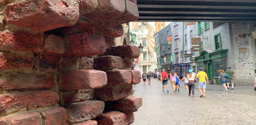 Universal Orlando Wizarding World of Harry Potter Easter Eggs - diagon alley bricks