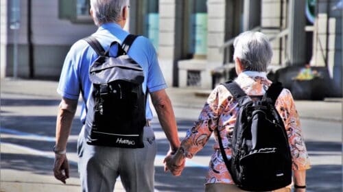 Safety Tips for Traveling With Elderly Family Members - Elders Traveling