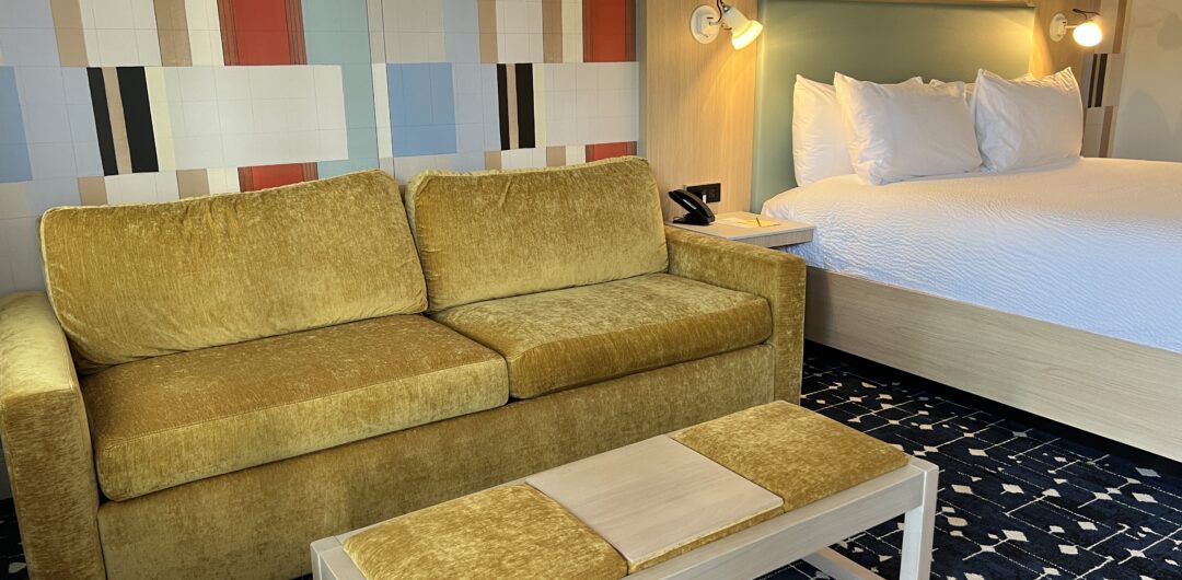 retro things to do in Roanoke - Colony House Motor Lodge

Why Nostalgic Travel Experiences are Becoming Popular Again