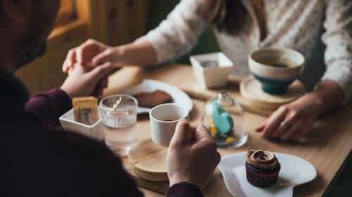 First Date Makeup Dos and Don'ts to Remember - People on a Date