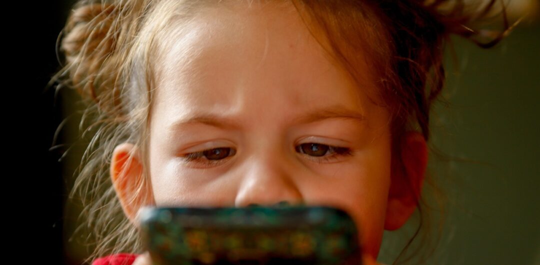 Online Card Games Five Benefits You Need to Know About - Child Playing on Phone Fun Activities for Theme Park Downtime and Waiting in Lines How Can You Plan Travel without Falling for Viral Tourist Traps?

How Digital Entertainment Is Reshaping the Modern Staycation Experience