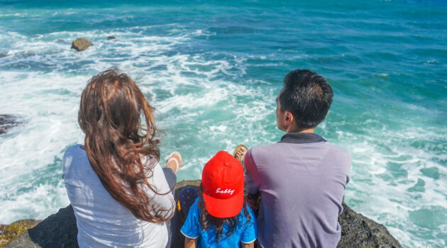 Homepage 4 4 Great Family Vacation Ideas to Try - Family Sitting by the Ocean 4 Easy Ways To Enjoy Your Vacation A Lot More 5 Vacation Rental Details Families Shouldn’t Overlook Before Booking