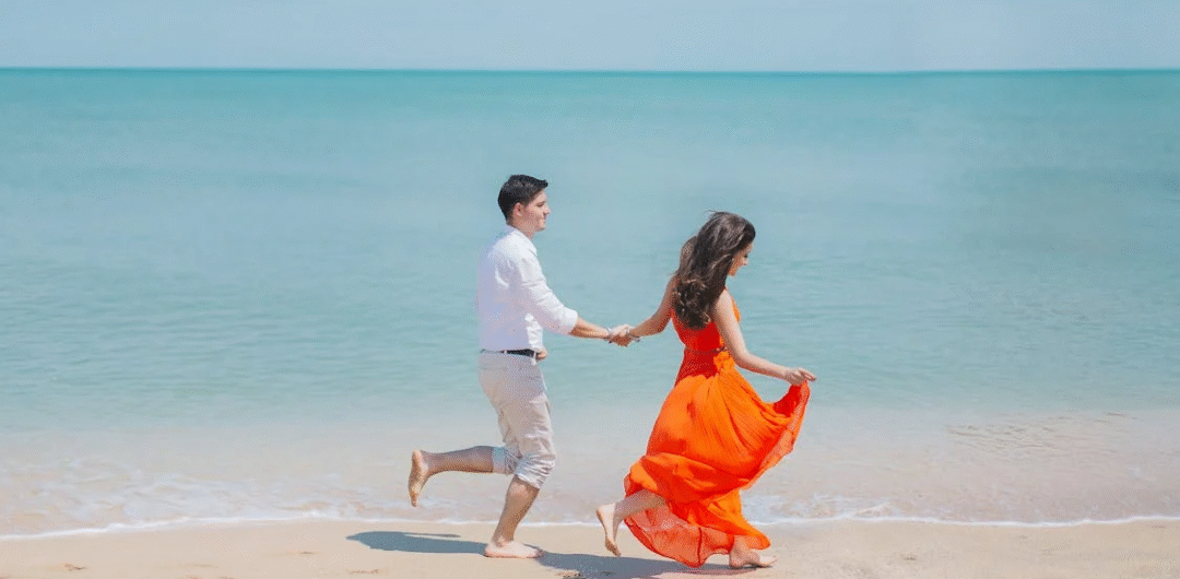 Stop Planning Dates and Start Sharing Days with These 5 Easy Tips - Couple Walking on the Beach

4 Easy Beach Frizz Solutions for Humid Beach Days