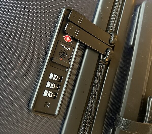 Level8 suitcases TSA lock close up