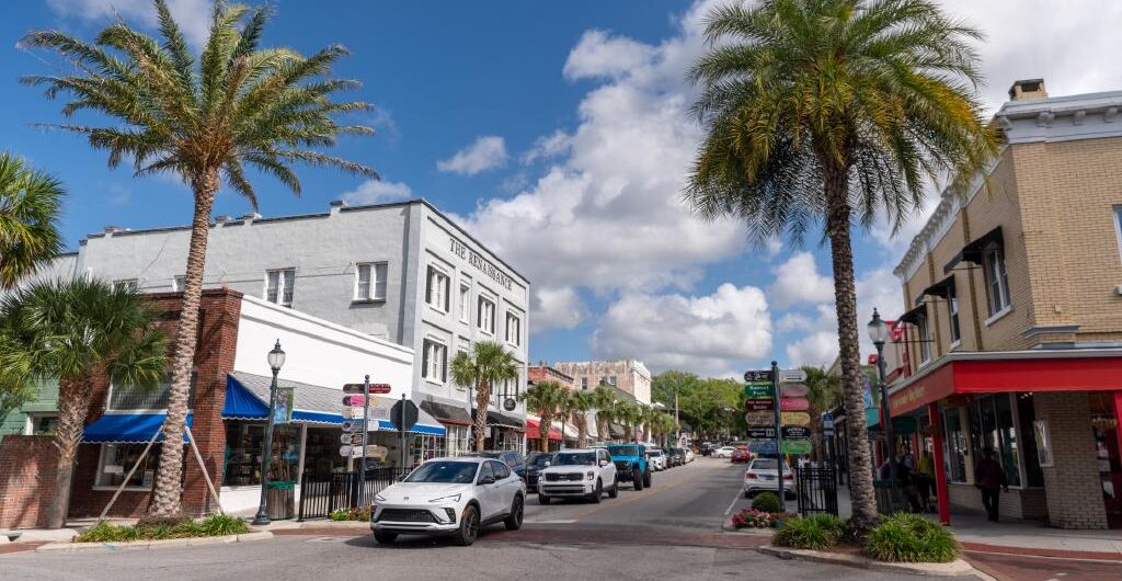 The 5 Best Non-Theme Park Day Trips From Orlando 6 Lake County Mount Dora Downtown