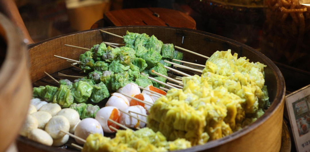 bangkok-thailand-street-kitchen.webp
