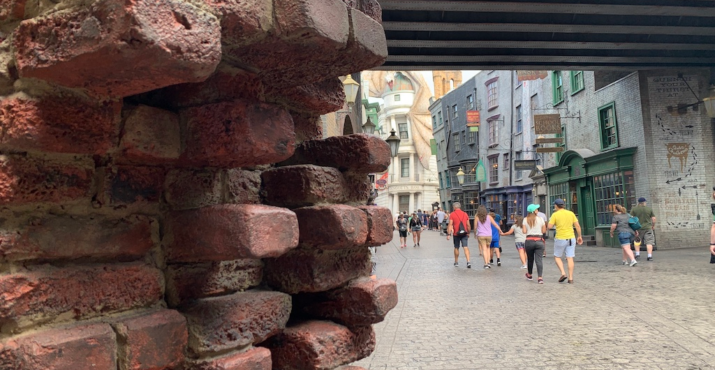 universal Orlando - diagon alley opened bricks