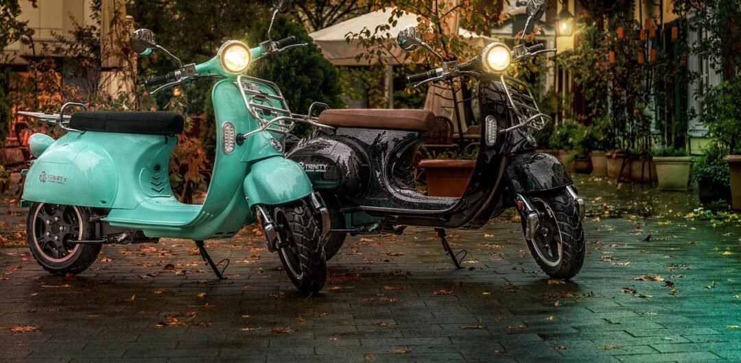 4 Reasons a Scooter Is Perfect for Short Trips - Black and Teal Scooters