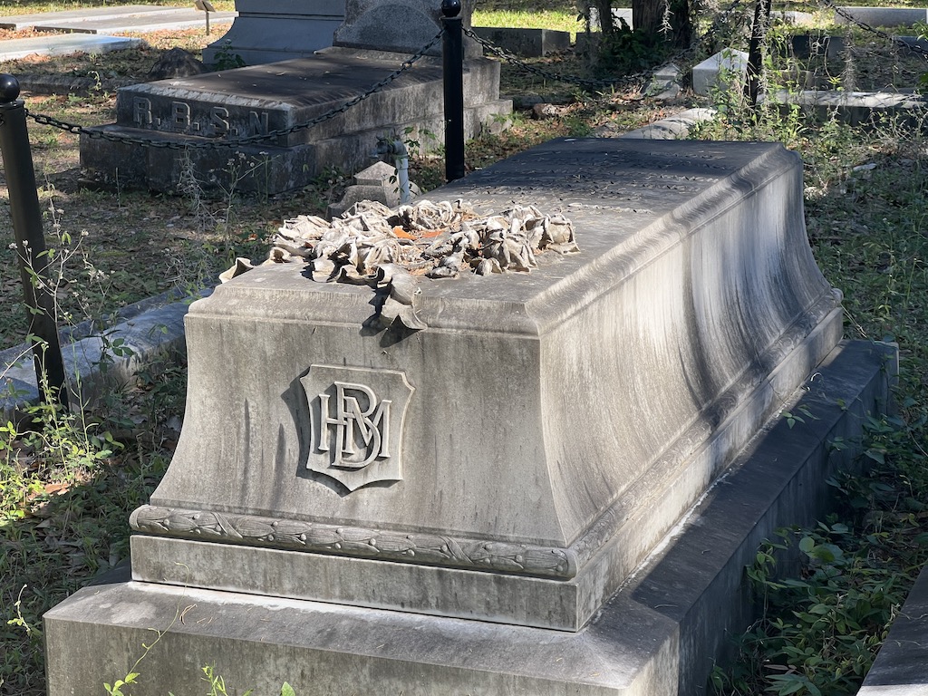Bonaventure Cemetery: Exploring the Haunting Beauty of America's Most Beautiful Resting Place 6 Bonaventure Cemetery above ground tomb