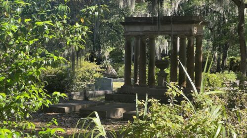Bonaventure Cemetery pillars
