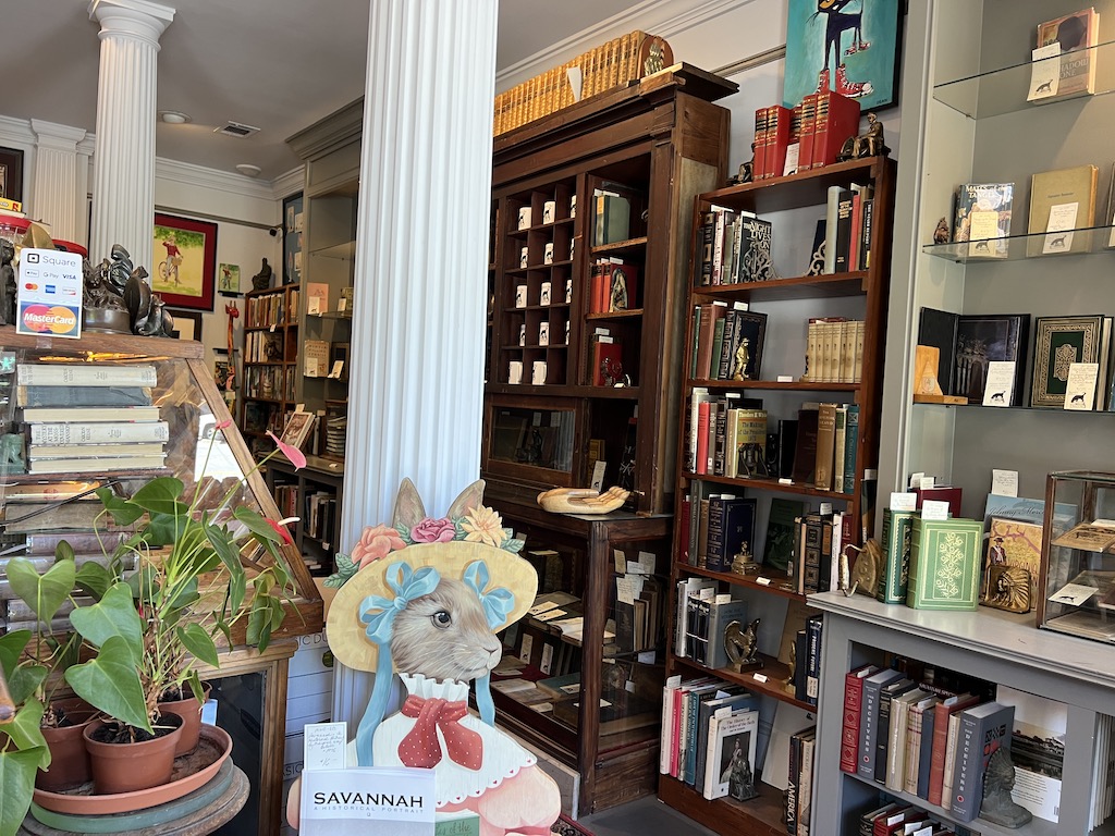 Best Bookstores in Savannah GA: Top Local Gems to Visit 6 Best Bookstores in Savannah GA Books on Bay