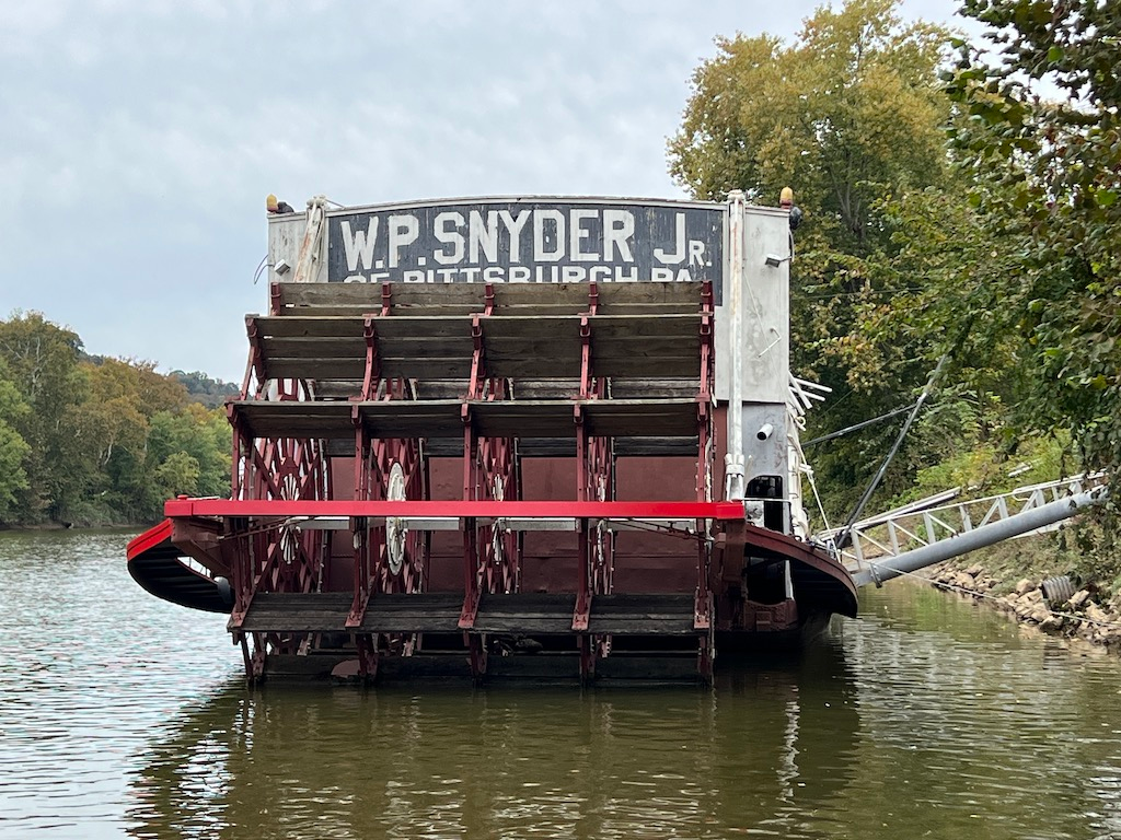 Things to Do in Marietta Ohio first mate lunch on the valley gem