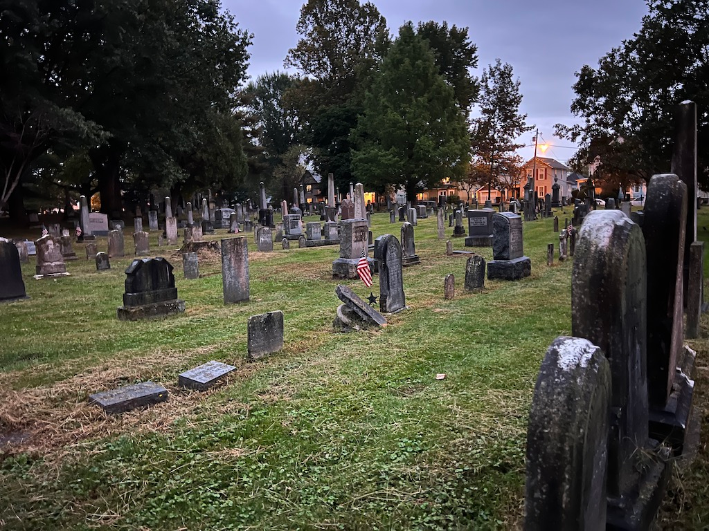 Things to Do in Marietta Ohio mound cemetery